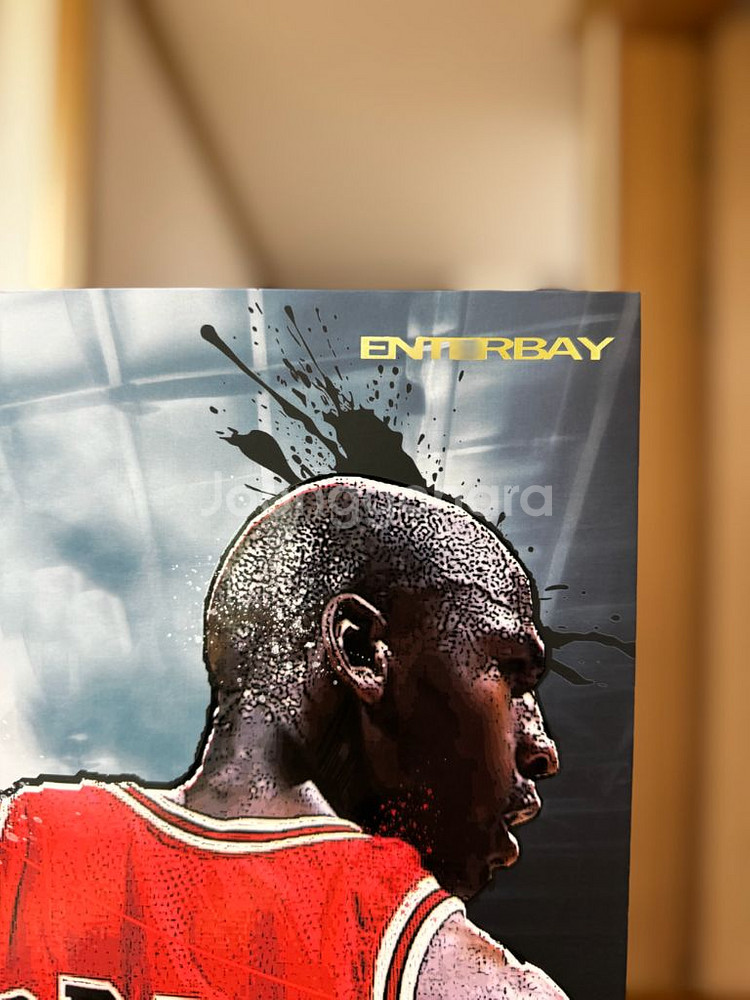 엔터베이 마이클 조던 피규어 판매합니다--1