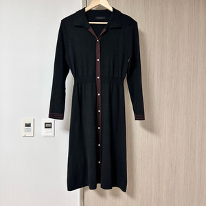 무자크 니트소재원피스 블랙