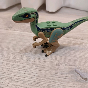 레고 쥬라기월드 블루 팝니다.