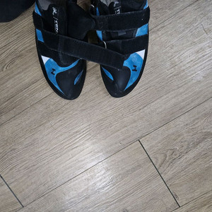 테나야 탄타 EU38 암벽화 A급