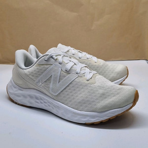 뉴발란스 프레쉬폼아리시v3 운동화 245