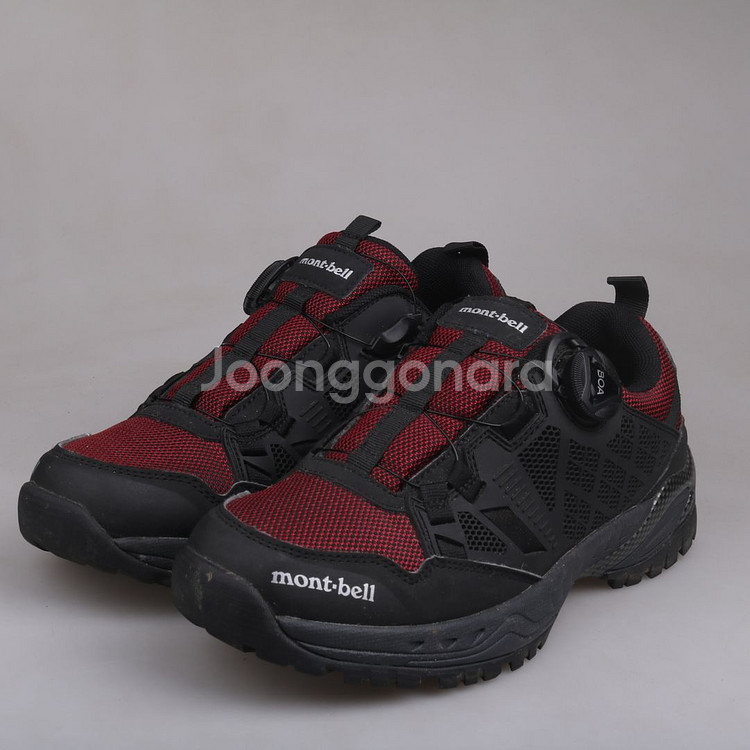 몽벨 보아 트레킹화 판매합니다.(240)51016--6