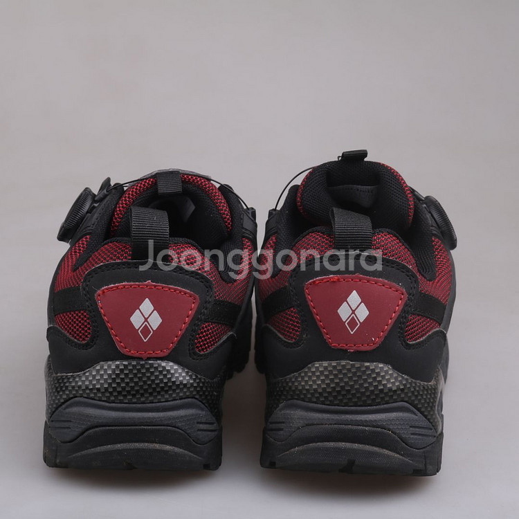 몽벨 보아 트레킹화 판매합니다.(240)51016--5