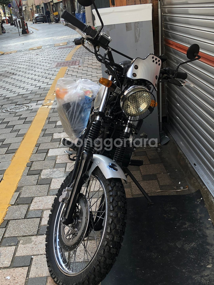 킴코 kcr125 트래커 커스텀 바이크 판매--1