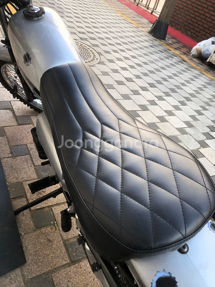 킴코 kcr125 트래커 커스텀 바이크 판매--5