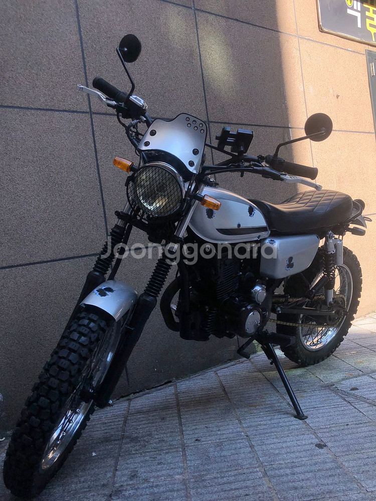 킴코 kcr125 트래커 커스텀 바이크 판매--6