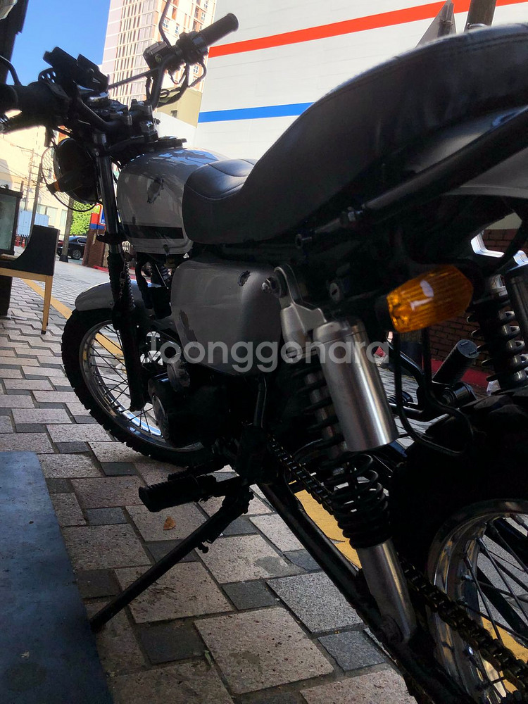 킴코 kcr125 트래커 커스텀 바이크 판매--4