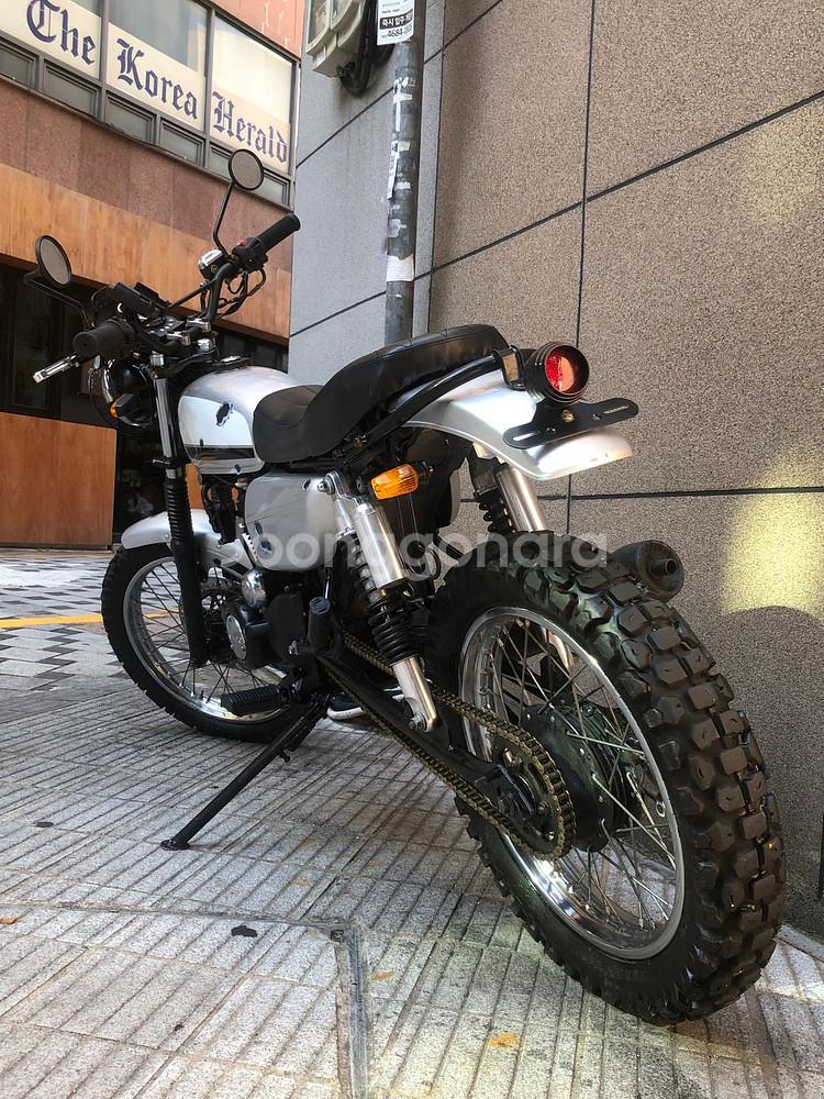 킴코 kcr125 트래커 커스텀 바이크 판매--7