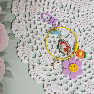 양산 쓰고있는 빨강머리앤 키링