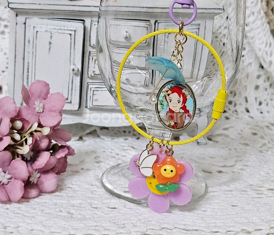 양산 쓰고있는 빨강머리앤 키링--3