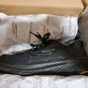 스케쳐스 맥스쿠셔닝295(4E) 팝니다!