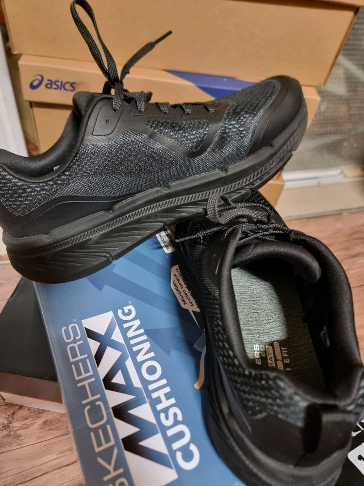 스케쳐스 맥스쿠셔닝295(4E) 팝니다!--3