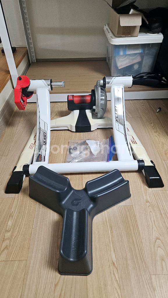 엘리트 쿠보 플루이드 자전거고정로라+스루액슬컨버터--0