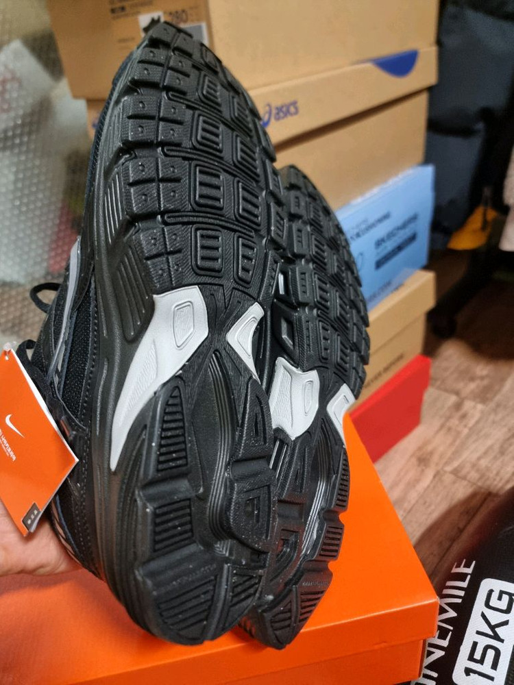 나이키 런닝화300(실사이즈290) 새상품 팝니다.--2