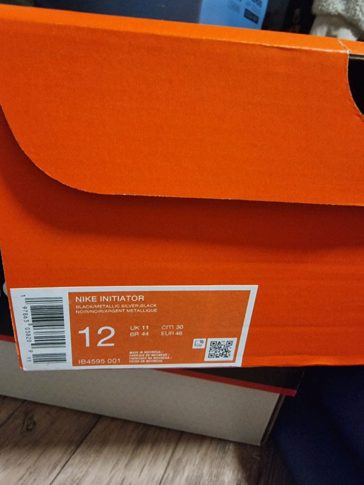 나이키 런닝화300(실사이즈290) 새상품 팝니다.--3