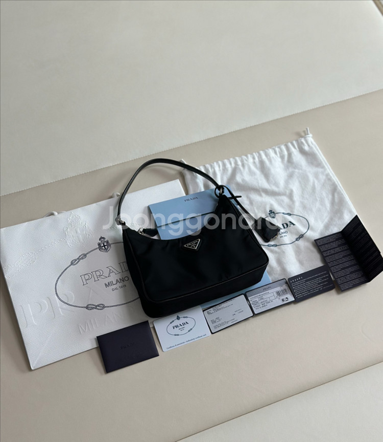 프라다 리에디션 2005 리나일론 미니백--1