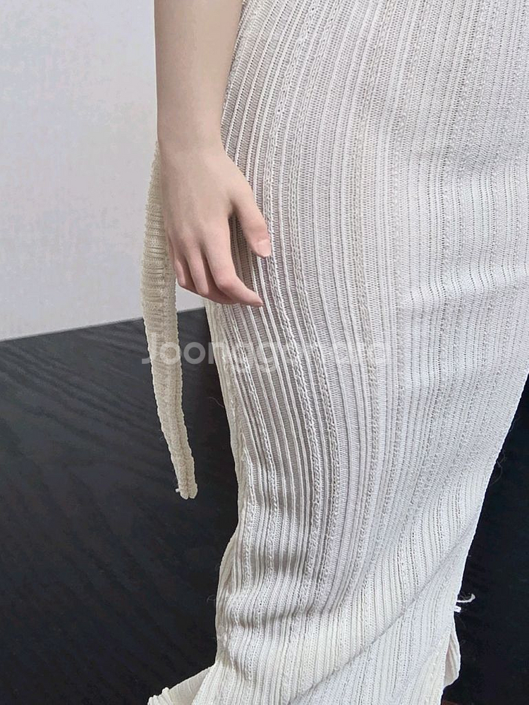 에밀리아 클라크 피규어--1