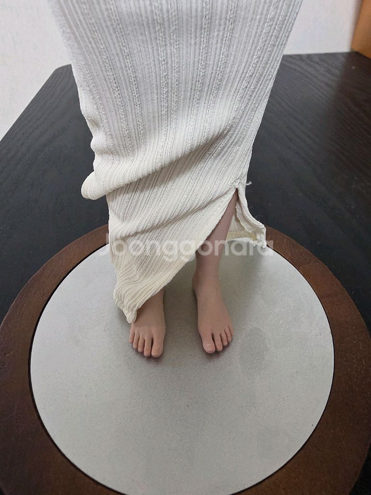 에밀리아 클라크 피규어--4