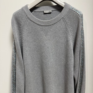 디올 인서트 사이드라인 니트