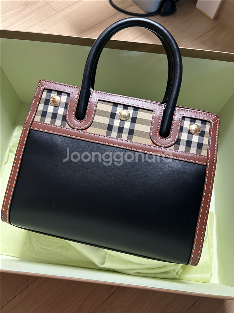 버버리 토트백 80252661--0