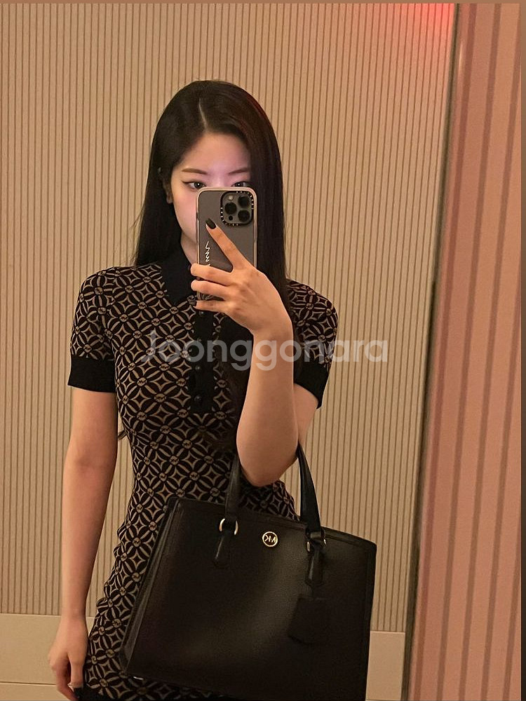 (정품)마이클코어스 MK 로고 자가드 원피스--0