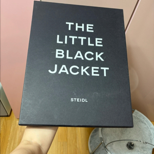 칼라거펠트_샤넬, 더리틀블랙자켓 사진전 도록