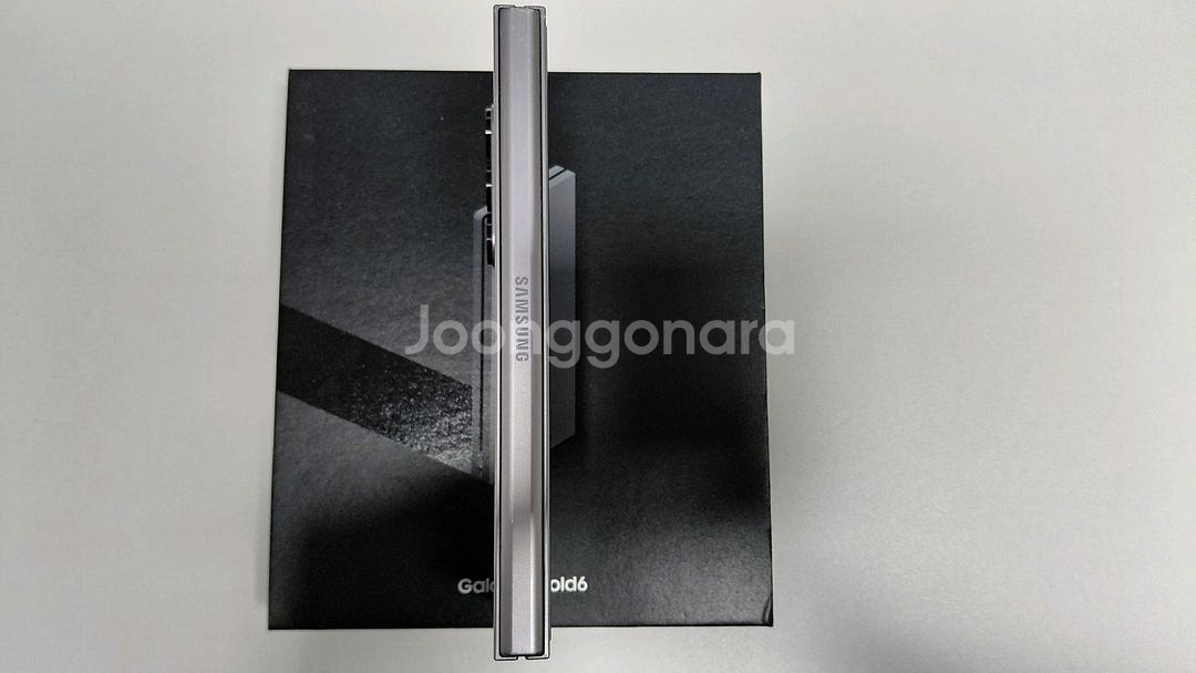 갤럭시 폴드6 자급제 512GB 실버 박스풀셋 팝니다--2