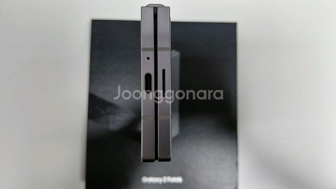 갤럭시 폴드6 자급제 512GB 실버 박스풀셋 팝니다--5