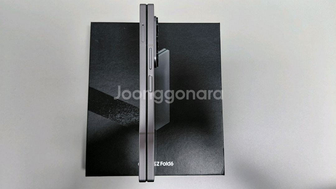 갤럭시 폴드6 자급제 512GB 실버 박스풀셋 팝니다--3