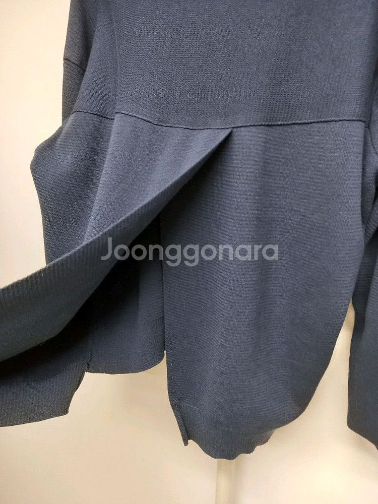 써스데이아일랜드 춘추 루즈가오리핏 니트블라우스 55.6--8