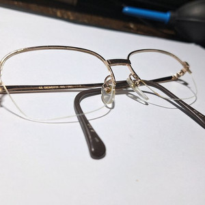 베네피트 RG-001 클래식 골드 반무테 안경 빈티지