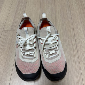 온 러닝 클라우드울트라 2 샌드 블랙 255