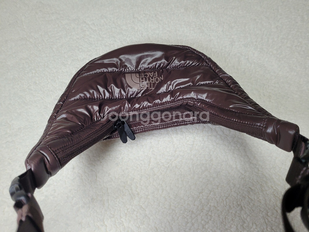 노스페이스 화이트라벨 뉴 호보백 미니 다크브라운 팝니다--3