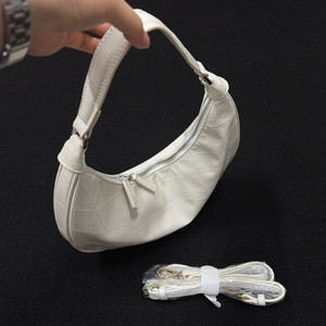 새제품 악어 숄더백 (크로스끈 포함)