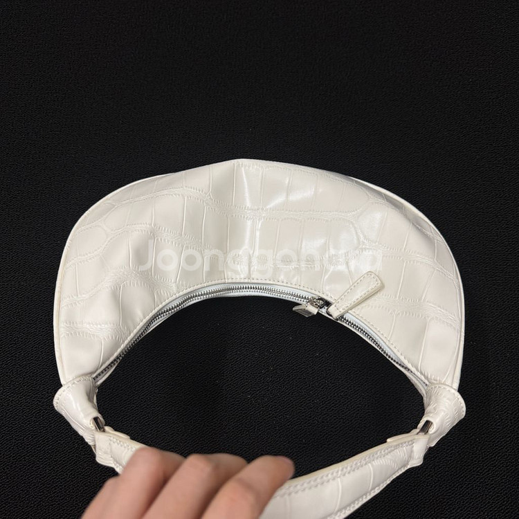 새제품 악어 숄더백 (크로스끈 포함)--3