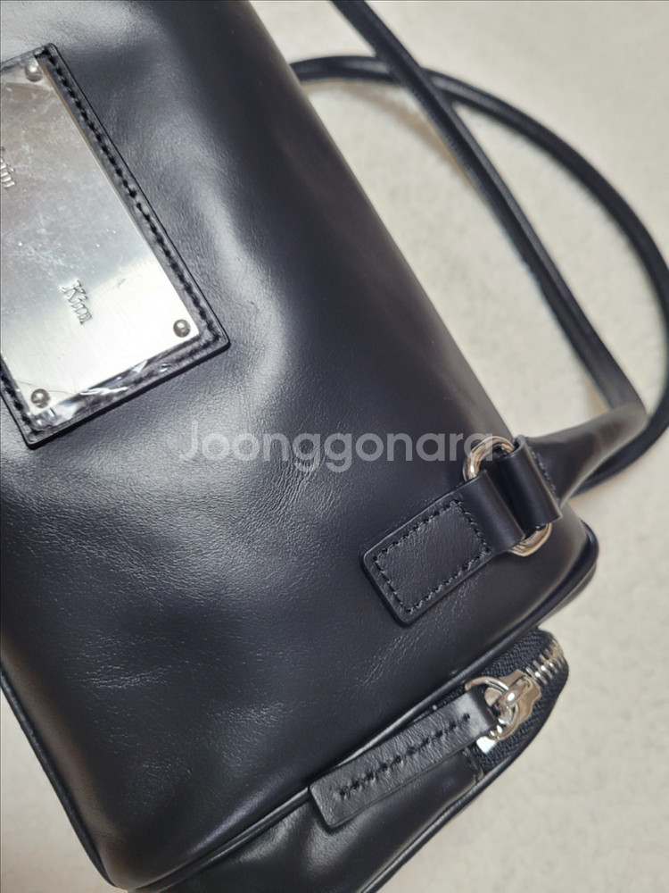 마뗑킴 빈티지 레더 보스턴 백 팝니다--9