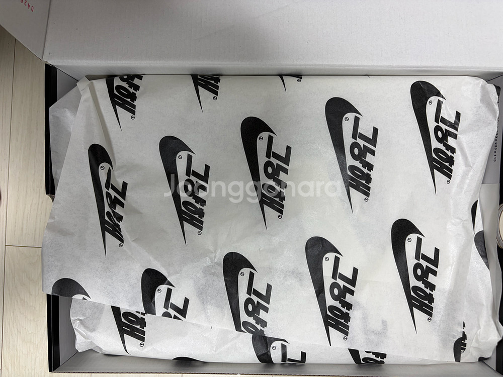 나이키 피마원 파라노이즈 3.0 270--2