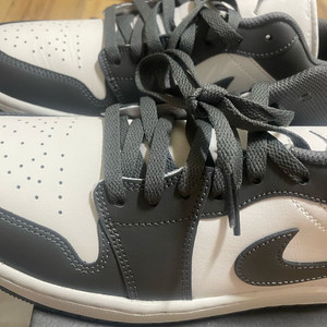 조던 1 로우 아이언 그레이 서밋 화이트