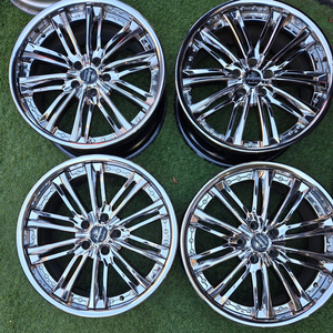 웨즈크란제 아쿠에르도 19인치 크롬휠 4개 팝니다