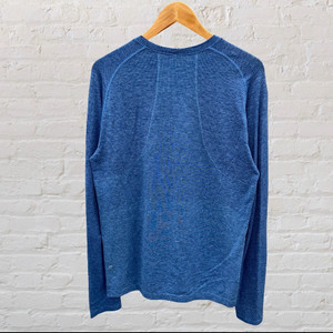 룰루레몬 메탈벤트 롱슬리브 L사이즈 판매합니다