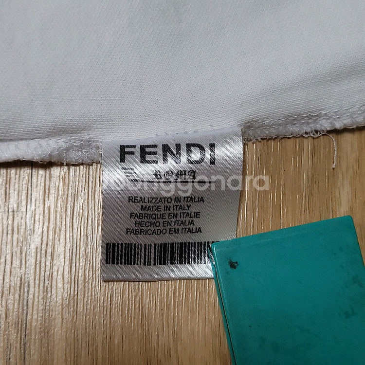 펜디 반팔티셔츠 정품--3