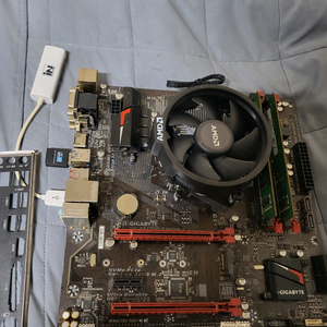 라이젠5 2600+ 기가바이트b350+ 램 4G*2