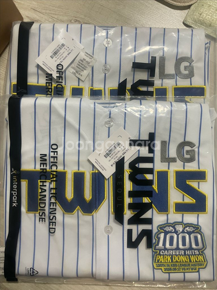 LG트윈스 박동원 1000안타 기념 유니폼--3