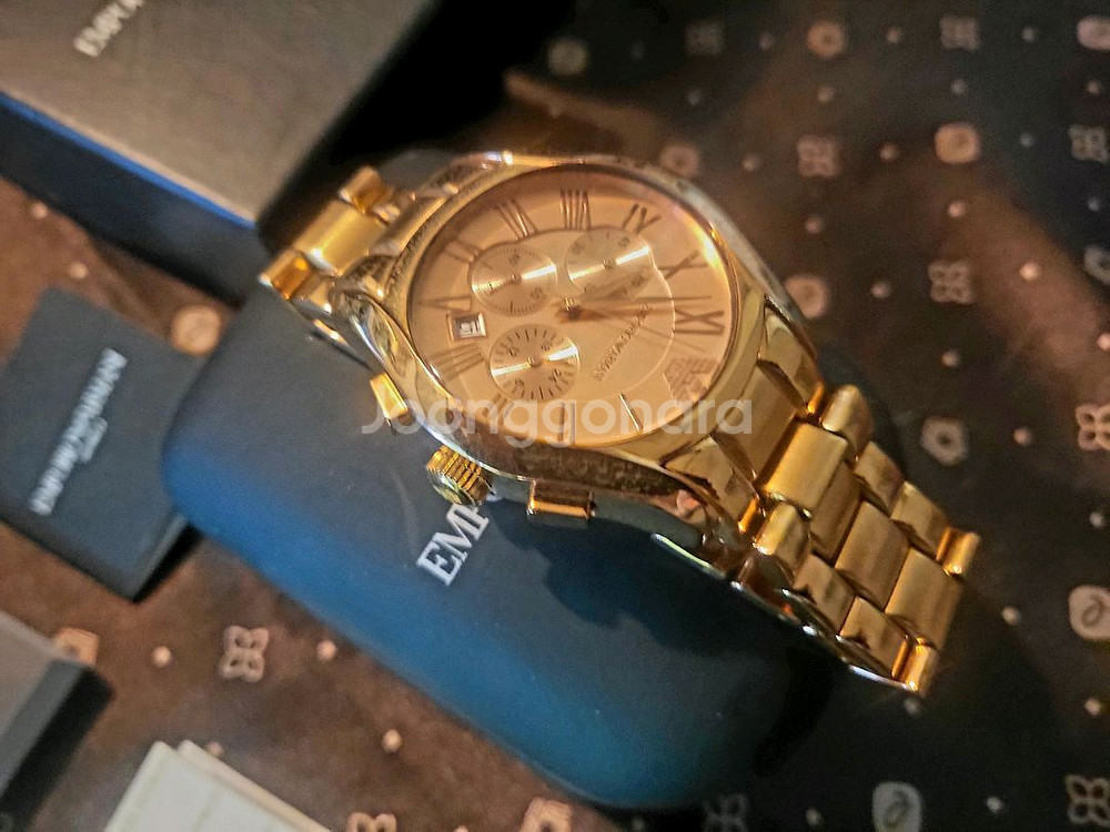 (미사용새제품) 엠포리오아르마니 로즈골드 메탈 남자시계--2