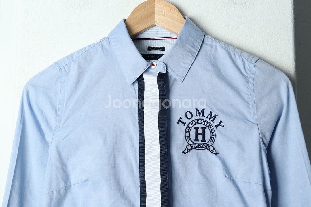 W(XS) 타미힐피거 셔츠 남방 연블루 자수 올드스쿨--2