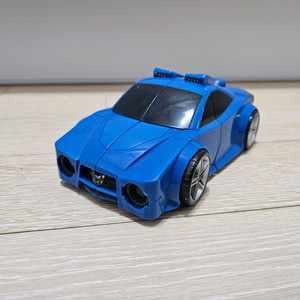 미니특공대 볼트봇 판매합니다.