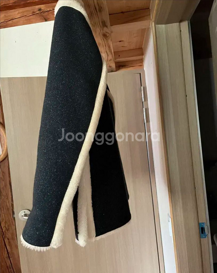 듀엘 양면 리버시블 퍼 무스탕 자켓--7