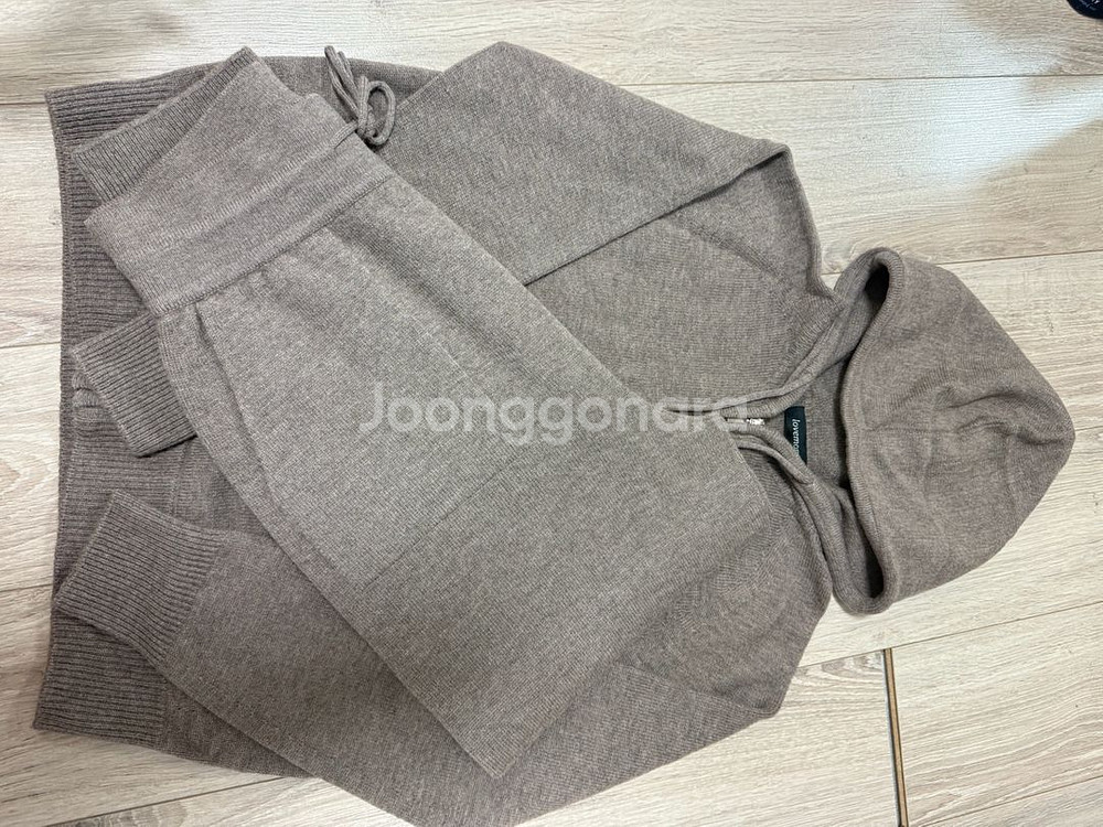 러브모모 모모네베이드 니트조거셋업--1