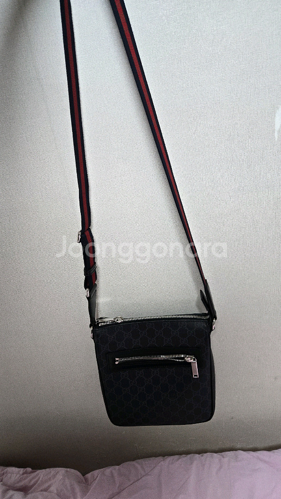 구찌 블랙 GG 수프림 크로스 메신저 백--0