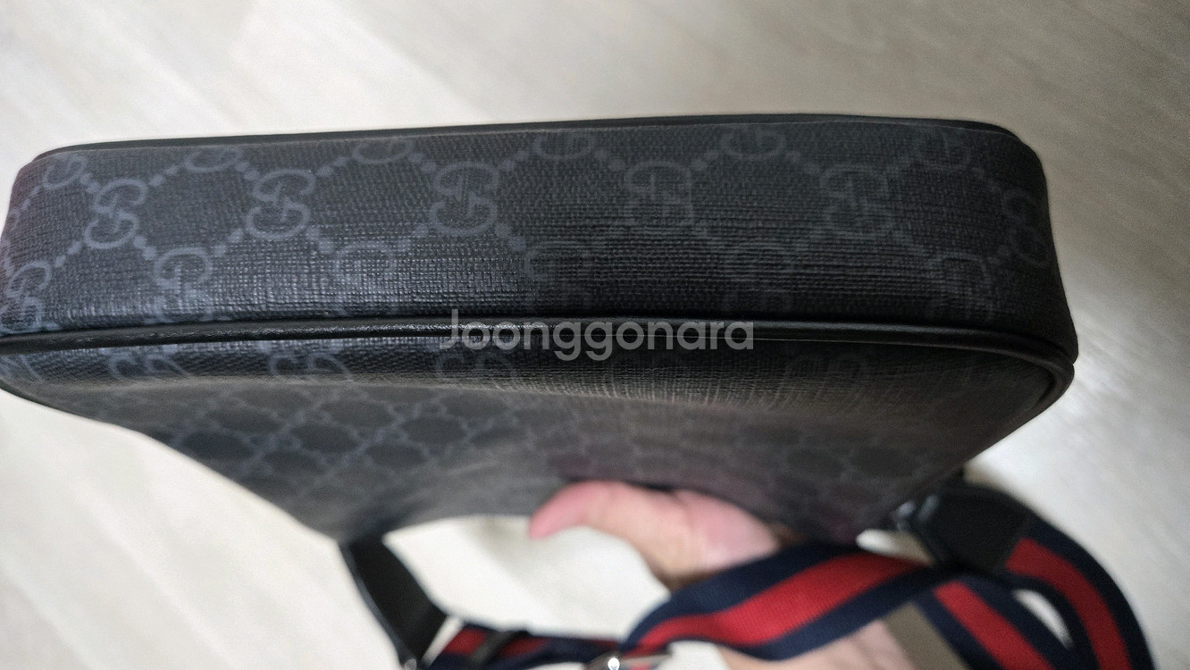 구찌 블랙 GG 수프림 크로스 메신저 백--6